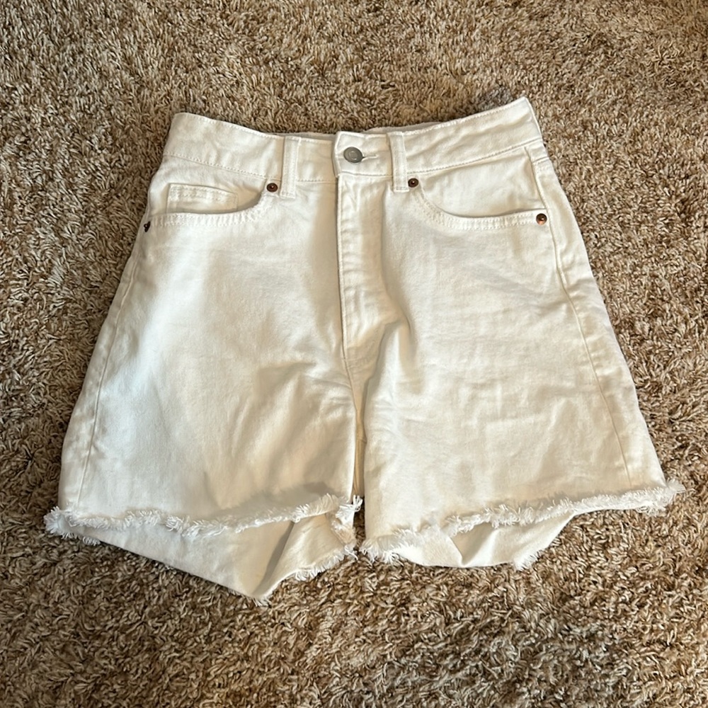 H&M white denim shorts